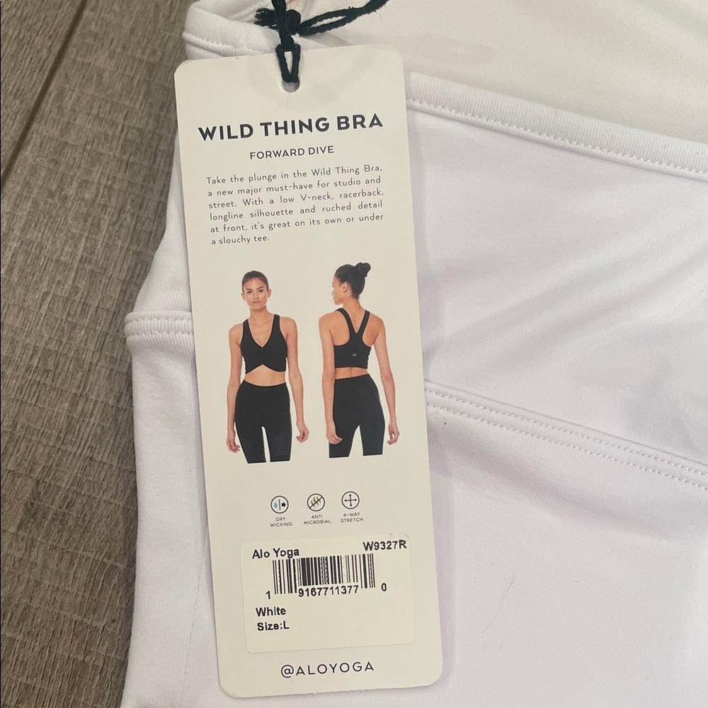 ALO New With Tags Yoga Women's Cream Sports Bra Size Large - Picture 3 of 5